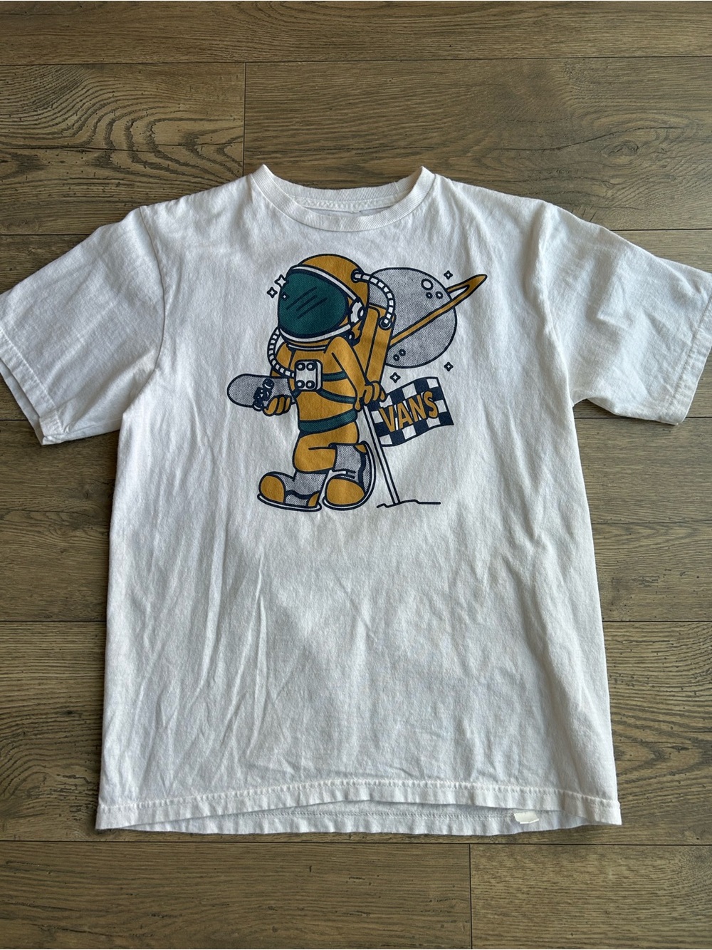 🛹 VANS Astronaut Graphic Tee